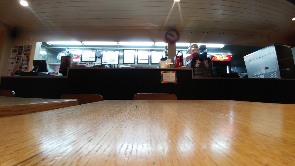 Casse-Croute Chez Lizon | 420 QC-273, Saint-Apollinaire, QC G0S 2E0, Canada | Phone: (418) 881-3063