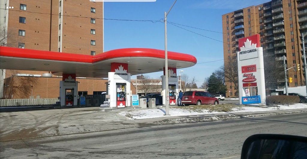 Petro-Canada & Car Wash | 1915 Front St W, Windsor, ON N9J 2B8, Canada | Phone: (519) 734-7774