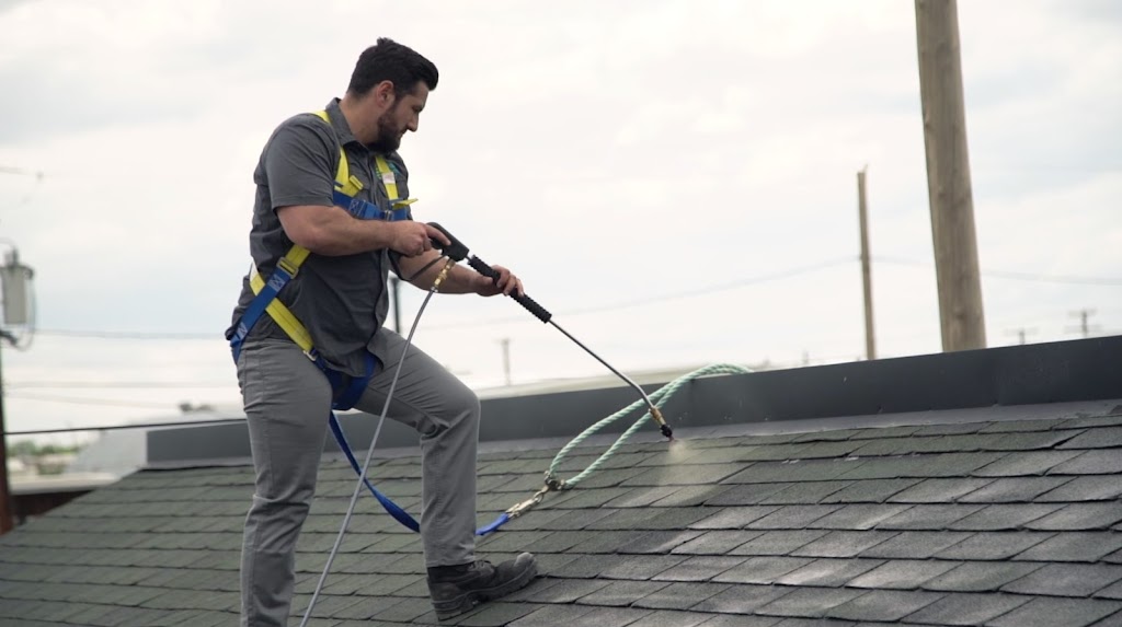 Bright Green Roof London | 611 Wonderland Rd N Unit 204, London, ON N6H 5N7, Canada | Phone: (226) 224-8387