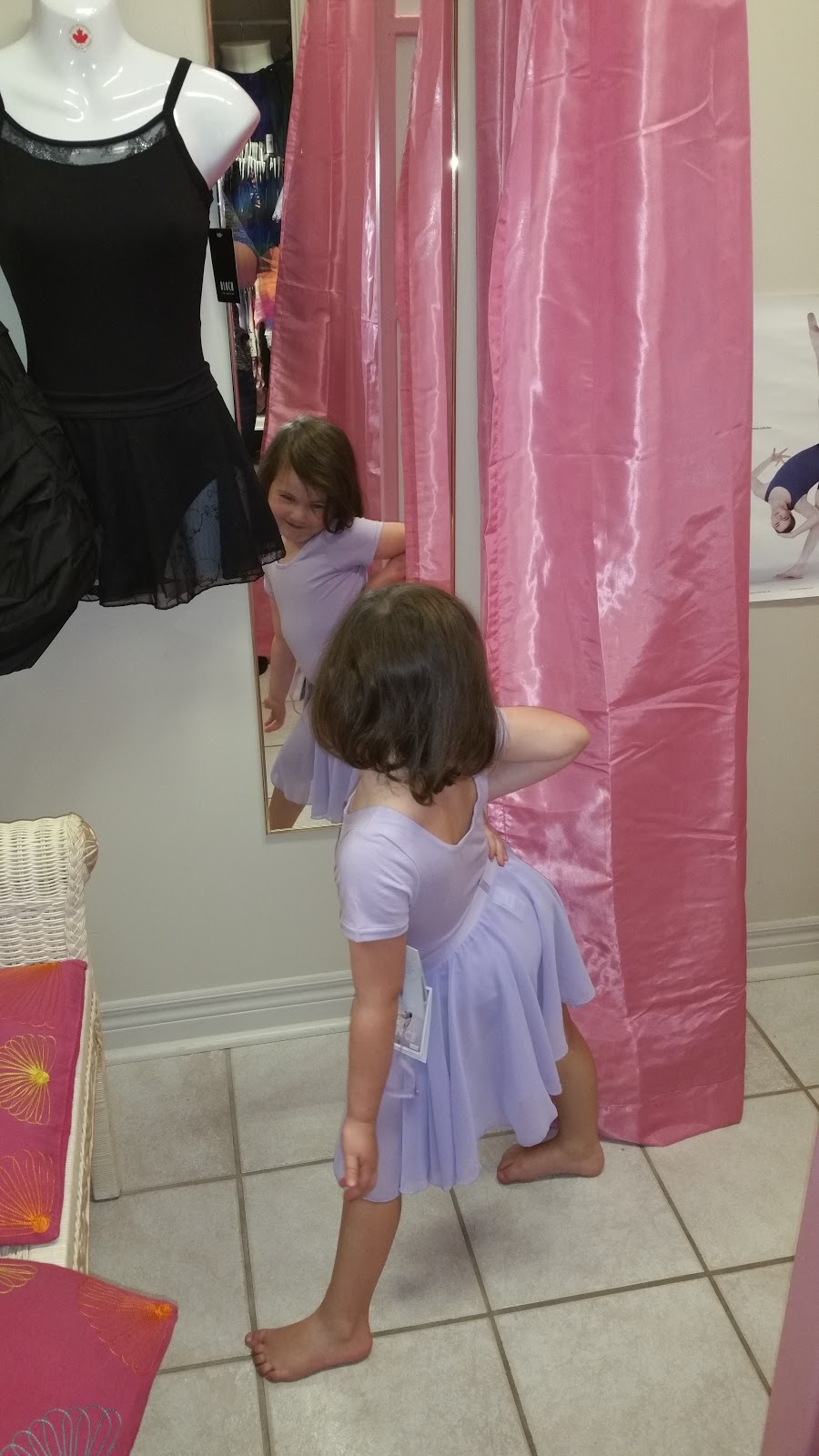 Lilybear Dance Boutique | 496 Adelaide St, Woodstock, ON N4S 4B4, Canada | Phone: (519) 537-8444