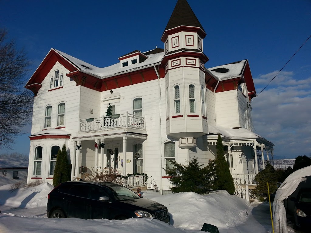 Au Manoir de Levis B&B | 473 Rue Saint-Joseph, Lévis, QC G6V 1G9, Canada | Phone: (418) 833-6233