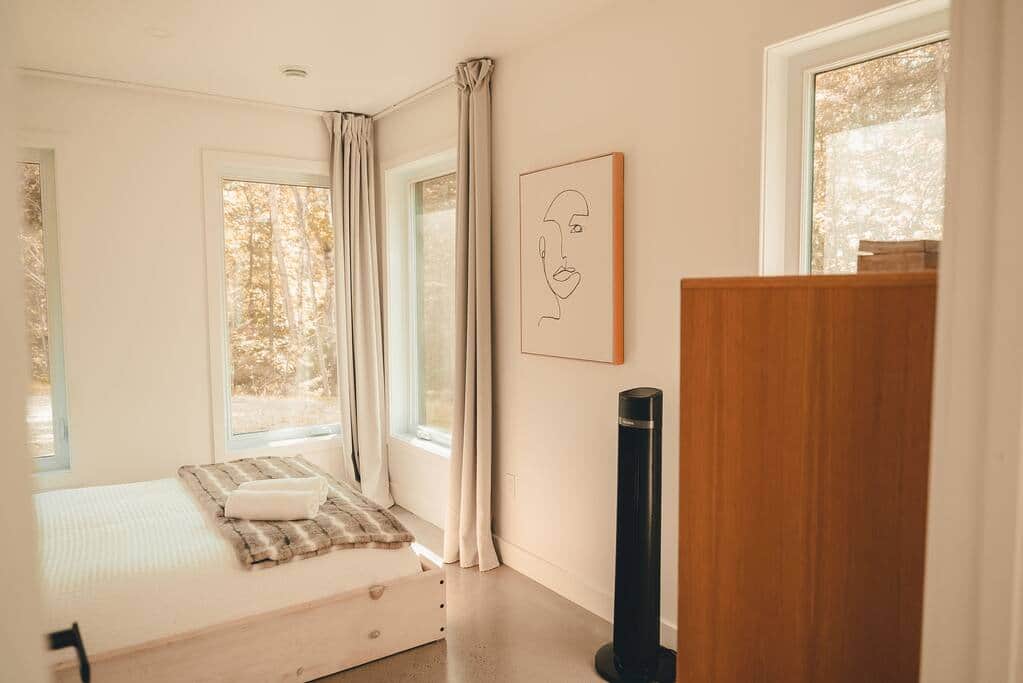 Le Zen House 3 | 471 Chem. de Blue Hills, Morin-Heights, QC J0R 1H0, Canada | Phone: (514) 826-1684