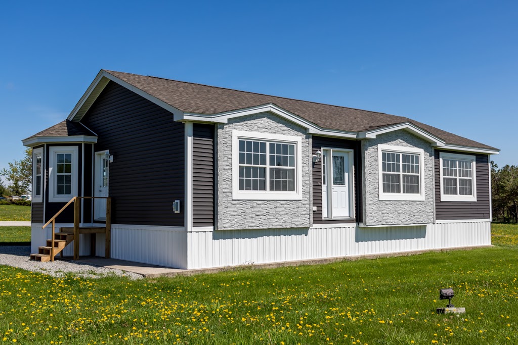 Armstrong Trailers | 1868 Commerce Park Dr, Innisfil, ON L9S 4A3, Canada | Phone: (705) 436-5611