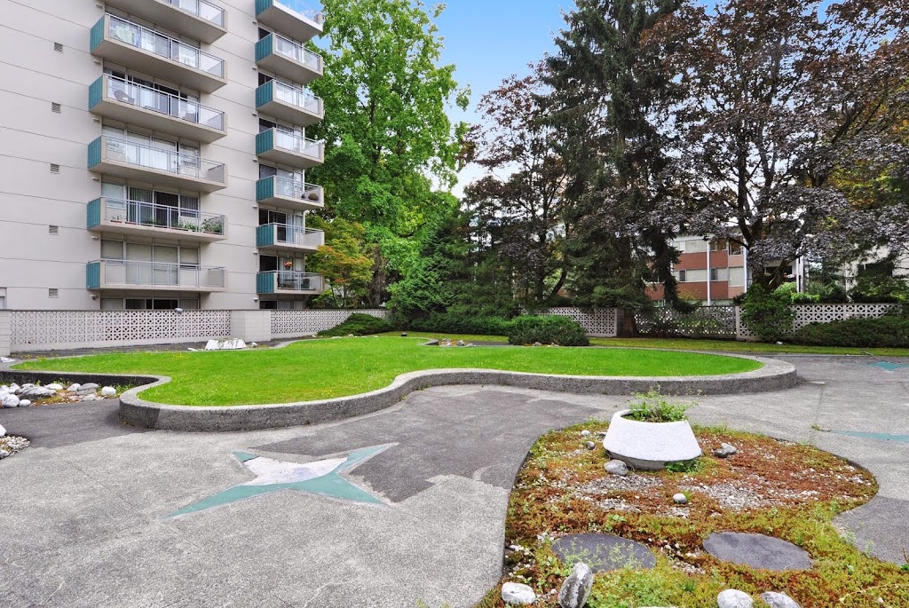 Kerrisdale Tower "A" Rental Apartments | 2191 W 39th Ave, Vancouver, BC V6M 1T7, Canada | Phone: (604) 261-6206