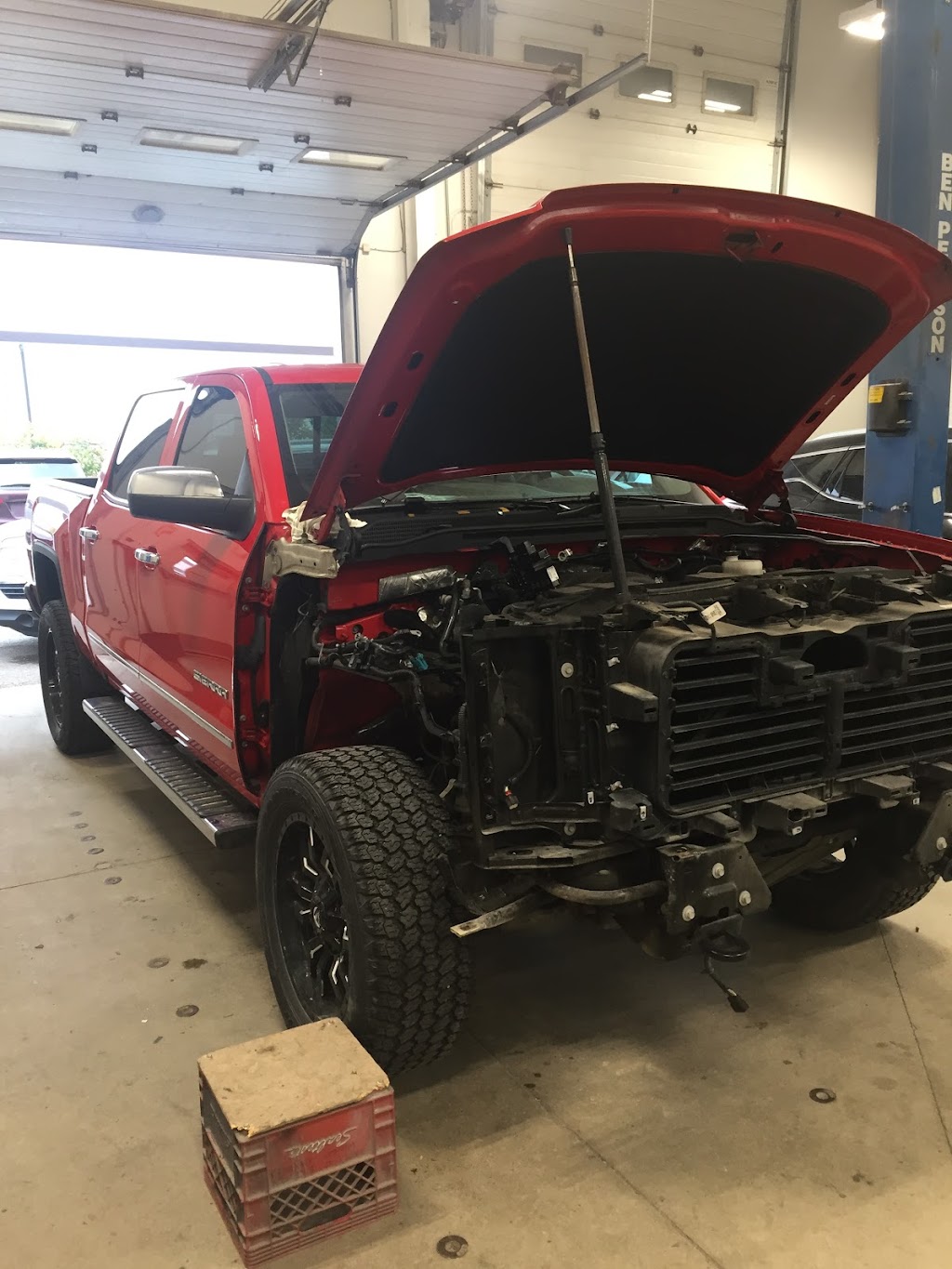 Dilawri Collision Centre Oakville | 501 North Service Rd E, Oakville, ON L6H 2X7, Canada | Phone: (905) 815-5036