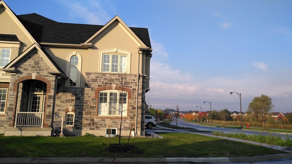 Thornlodge Park | Simcoe Landing Trail, Keswick, ON L4P 4A3, Canada