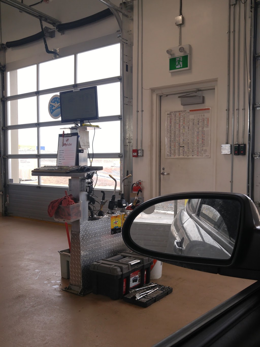 Jiffy Lube | 30 Kiltearn Row, Dartmouth, NS B3B 0G8, Canada | Phone: (902) 481-7152