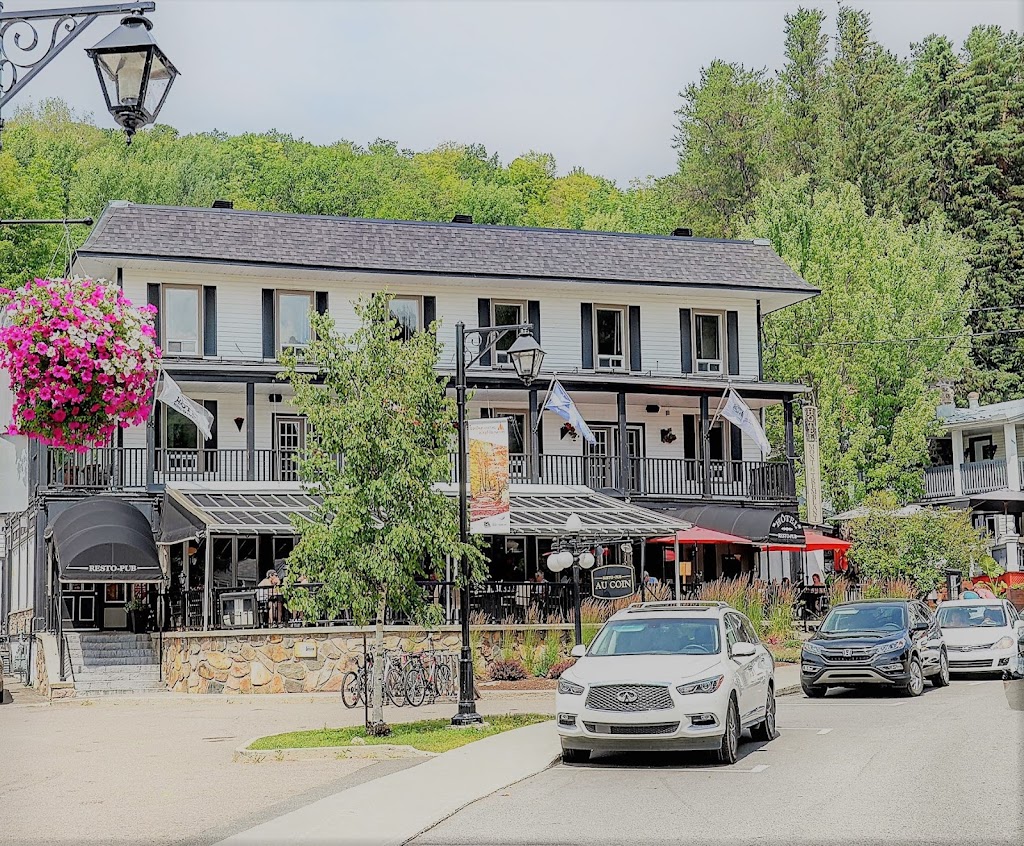Hôtel Mont-Tremblant | 1900 Chem. du Village, Mont-Tremblant, QC J8E 1K4, Canada | Phone: (819) 717-1410