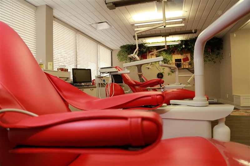 Dr. Peter Pannozzo, Dr. Sarah Pannozzo, Dentistry for Children | 883 Upper Wentworth St #310, Hamilton, ON L9A 4Y6, Canada | Phone: (905) 387-1115
