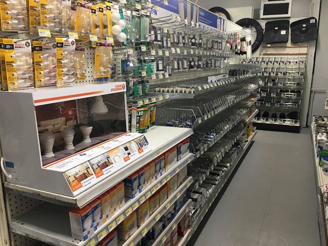 Wellington Esso & Hardware | 81 Sunset Dr, Wellington, PE C0B 2E0, Canada | Phone: (902) 854-3093