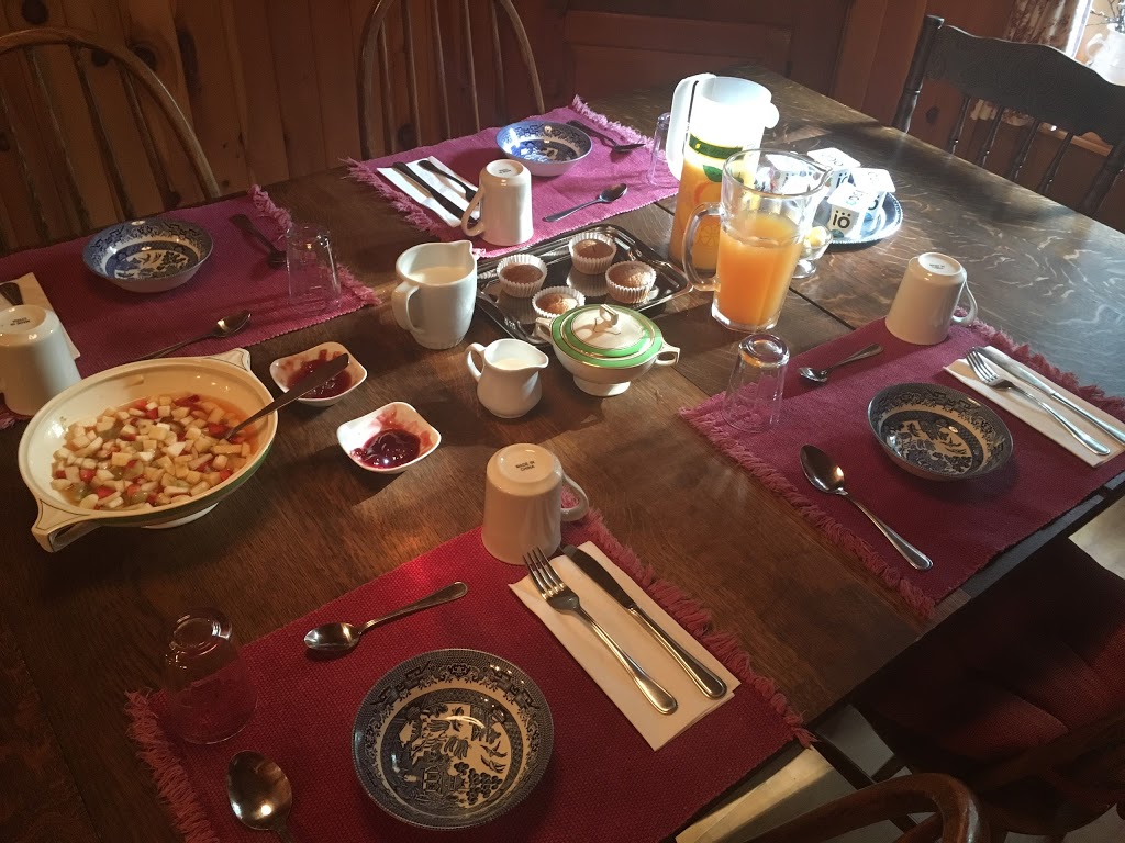 Le Chalet Buckhouse B&B | 62 Chemin Summer, Cantley, QC J8V 3J3, Canada | Phone: (819) 607-3939