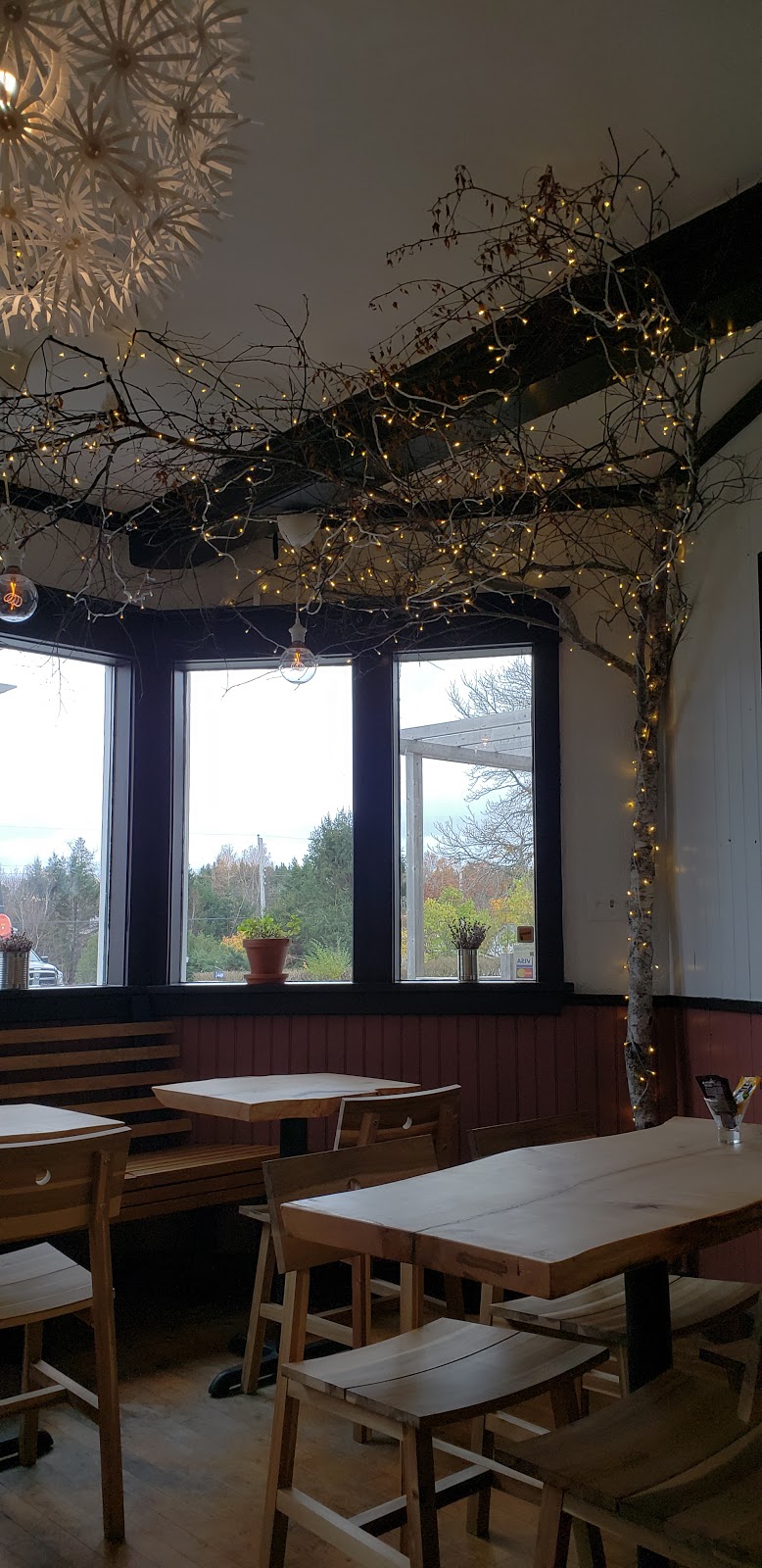 Rose Bay Bistro | 3452 NS-332, Rose Bay, NS B0J 2X0, Canada | Phone: (902) 766-4141