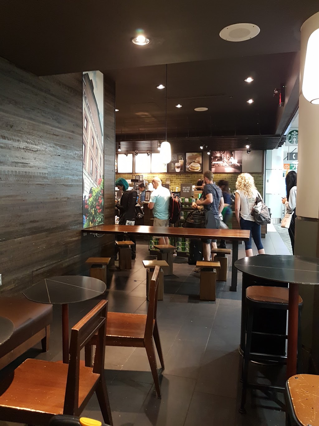 Starbucks | Terminal 3, 6301 Silver Dart Dr, Mississauga, ON L5P 1B2, Canada | Phone: (905) 612-1422