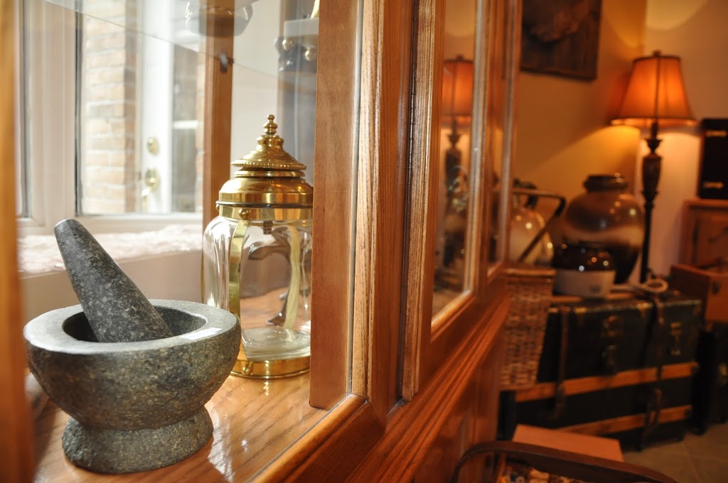 Deux-Montagnes antique | 1607 Chemin dOka, Deux-Montagnes, QC J7R 1N1, Canada | Phone: (450) 413-0733