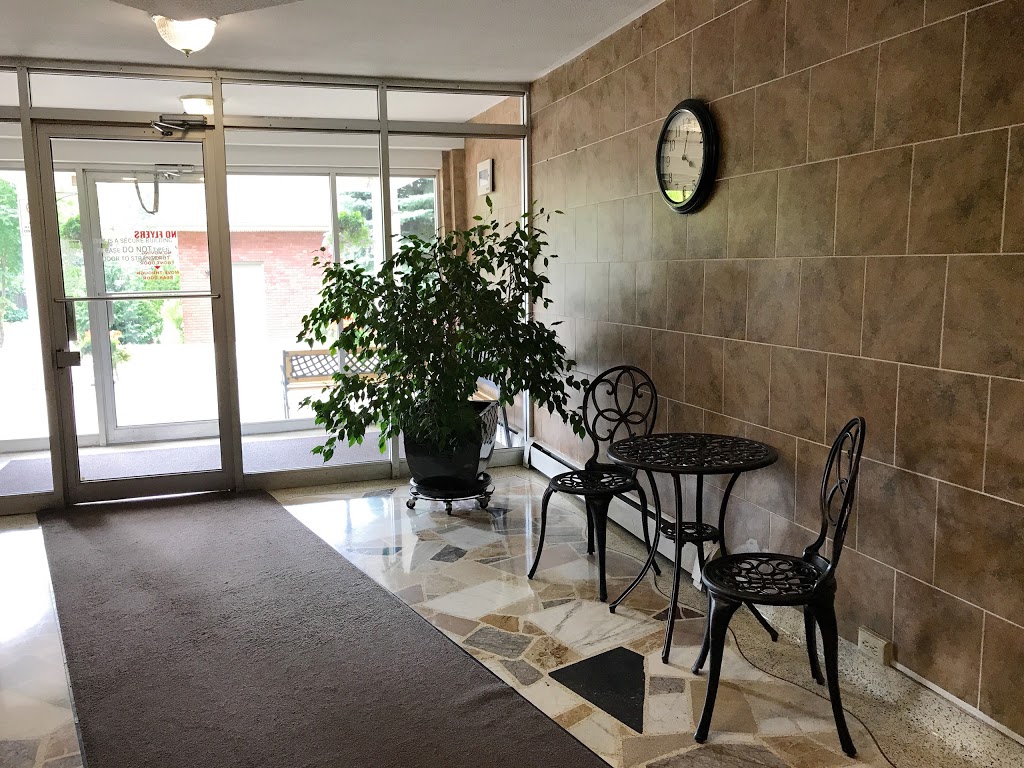 Aberdeen Court Apartments | 500 Aberdeen Ave, Hamilton, ON L8P 2S2, Canada | Phone: (905) 522-1176