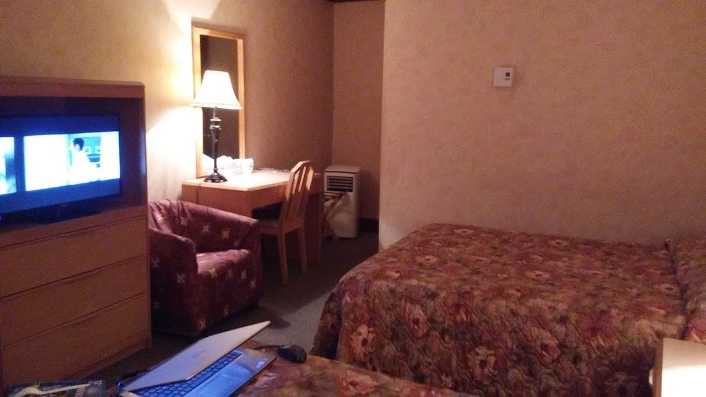 Motel des Écorces | 627 Bd Saint-François, Lac-des-Écorces, QC J0W 1H0, Canada | Phone: (819) 585-2710