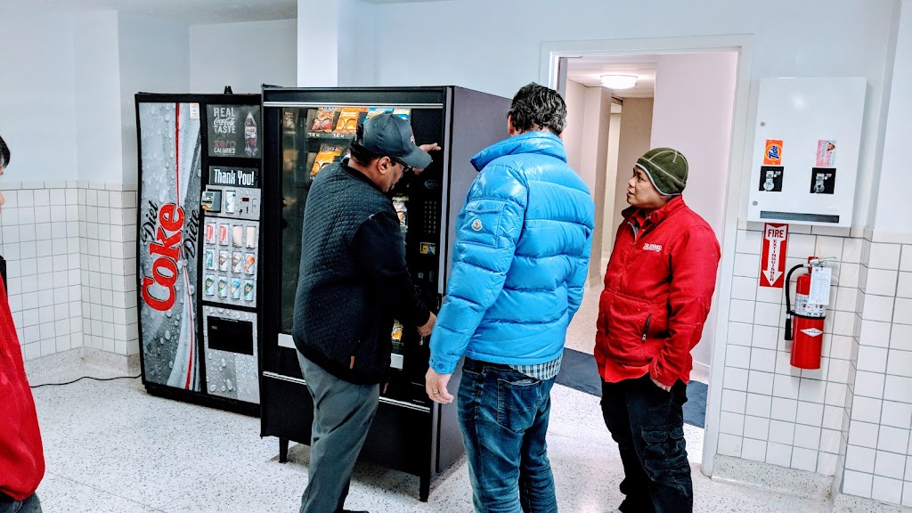 Red Seal Vending Inc | 1929 Hwy 7, Concord, ON L4K 1V5, Canada | Phone: (800) 334-6289