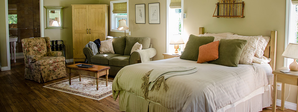 Wits End Retreat | 517 Witty Beach Rd, Victoria, BC V9C 4H8, Canada | Phone: (250) 474-1066
