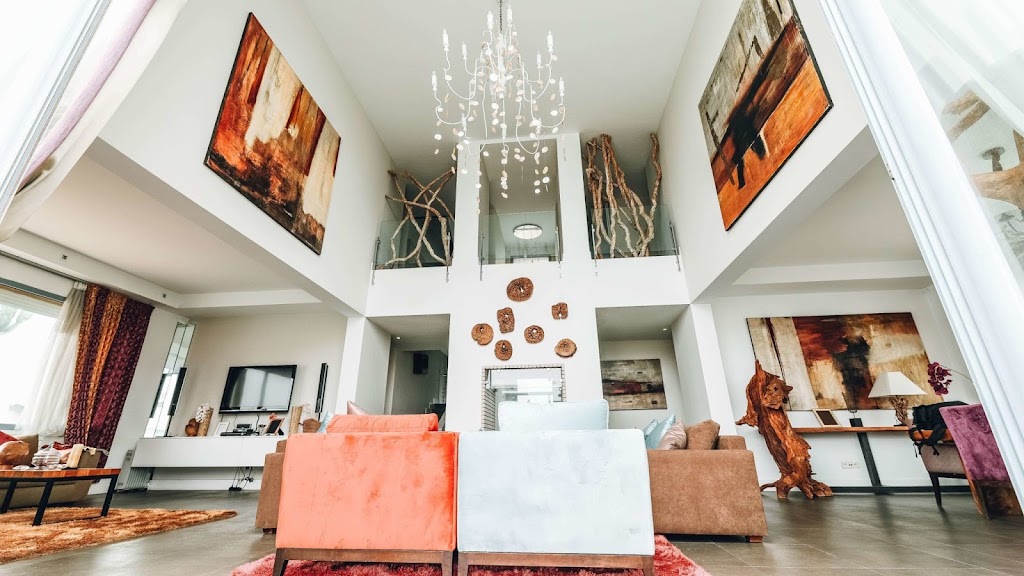 Ultimate Painters Ottawa | 473 Gladstone Ave Suite 4, Ottawa, ON K1R 5N7, Canada | Phone: (613) 801-8275