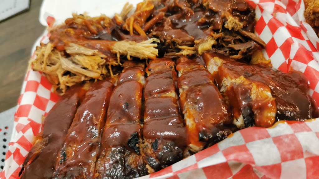 Horn Dawgs BBQ Wasaga Beach | 670A River Rd W, Wasaga Beach, ON L9Z 2P1, Canada | Phone: (705) 352-0227