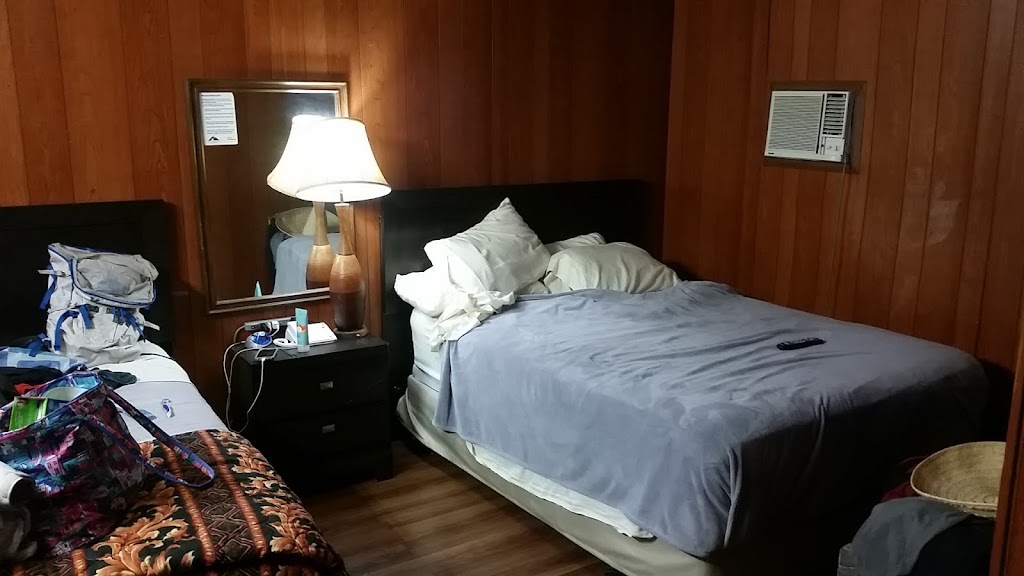 BLUE MOUNTAIN MOTEL | 981 Main St, Pincher Creek, AB T0K 1W0, Canada | Phone: (403) 627-5335