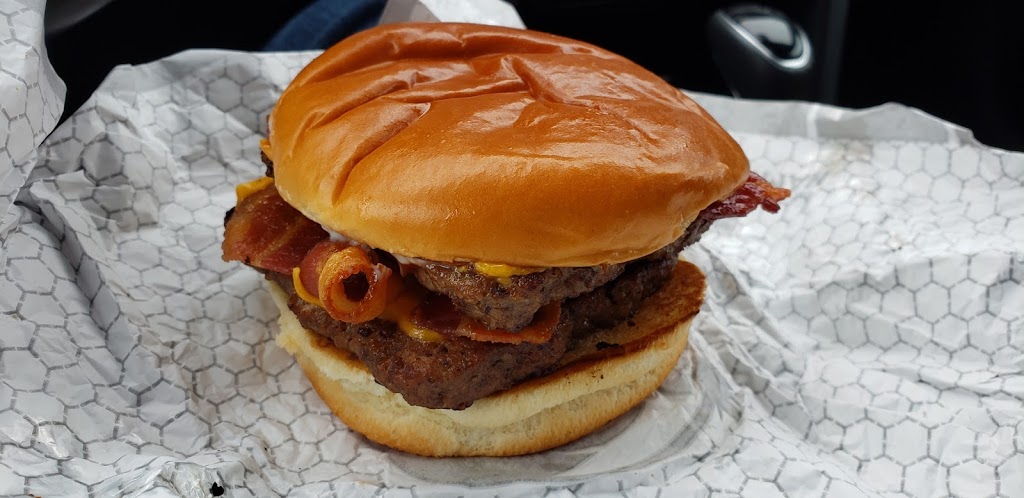 McDonalds | 588 Portland St, Dartmouth, NS B2W 2M3, Canada | Phone: (902) 435-3181
