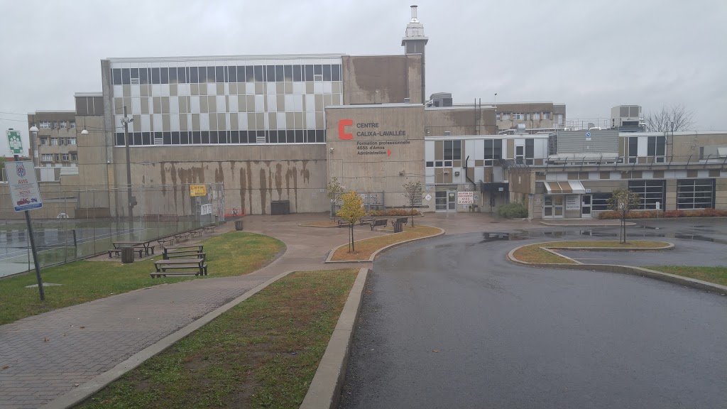 Calixa Lavallée Secondary School | 11411 Avenue Pelletier, Montréal-Nord, QC H1H 3J3, Canada | Phone: (514) 328-3250