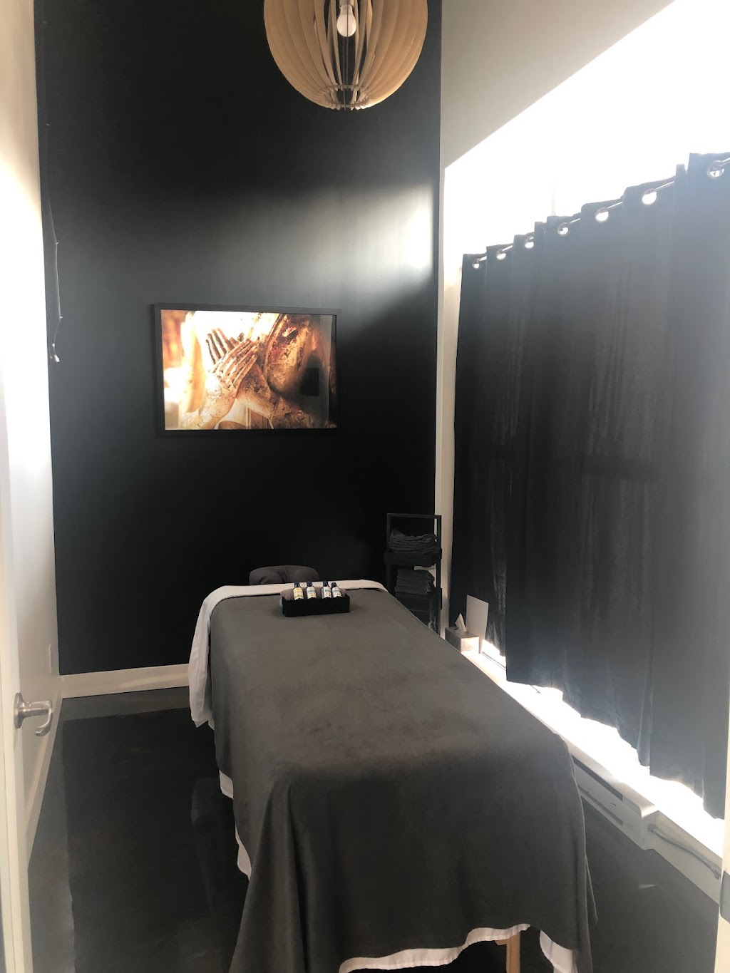 Marc Hindle Massothérapeute | 305 Bd du Curé-Labelle #128, Sainte-Thérèse, QC J7E 0C2, Canada | Phone: (514) 605-3115