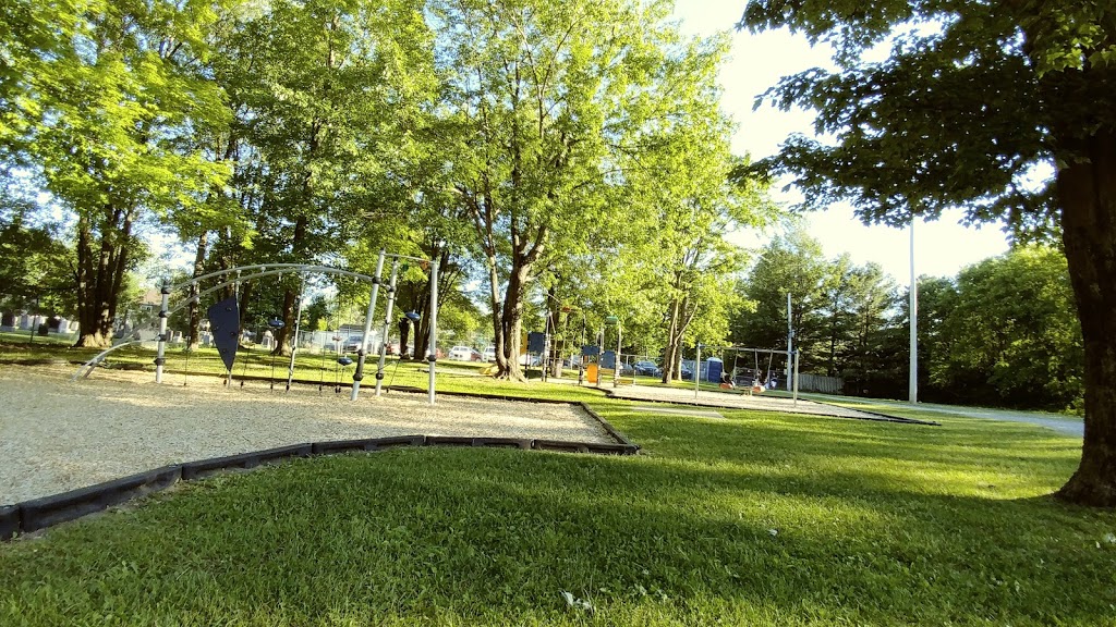 Parc des Saules | 499 Rue Archambault, Mascouche, QC J7L, Canada | Phone: (450) 474-4133