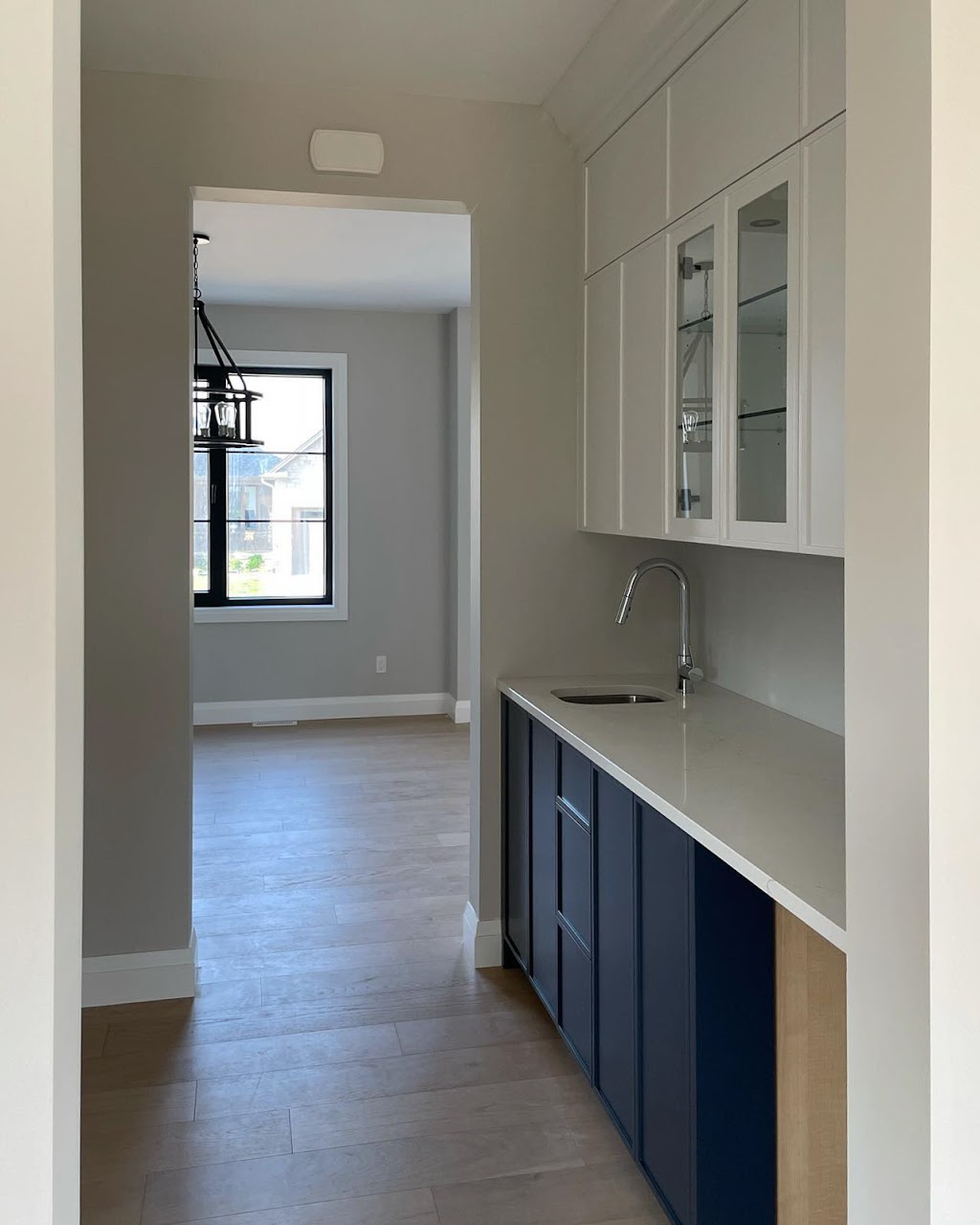 Hero Painting | 103 Scenic Wood Crescent, Kitchener, ON N2A 3N2, Canada | Phone: (519) 497-7882
