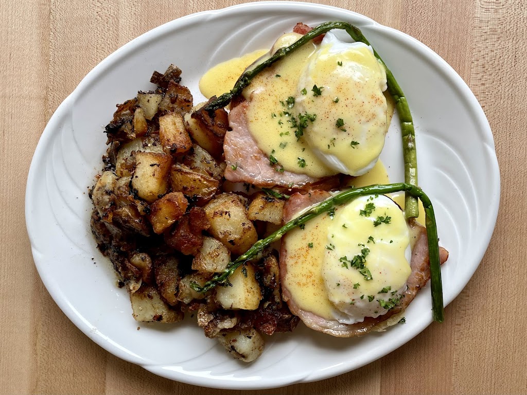 Longfellow Restaurant | 11668 Nova Scotia Trunk 1, Grand Pré, NS B0P 1M0, Canada | Phone: (902) 697-2163