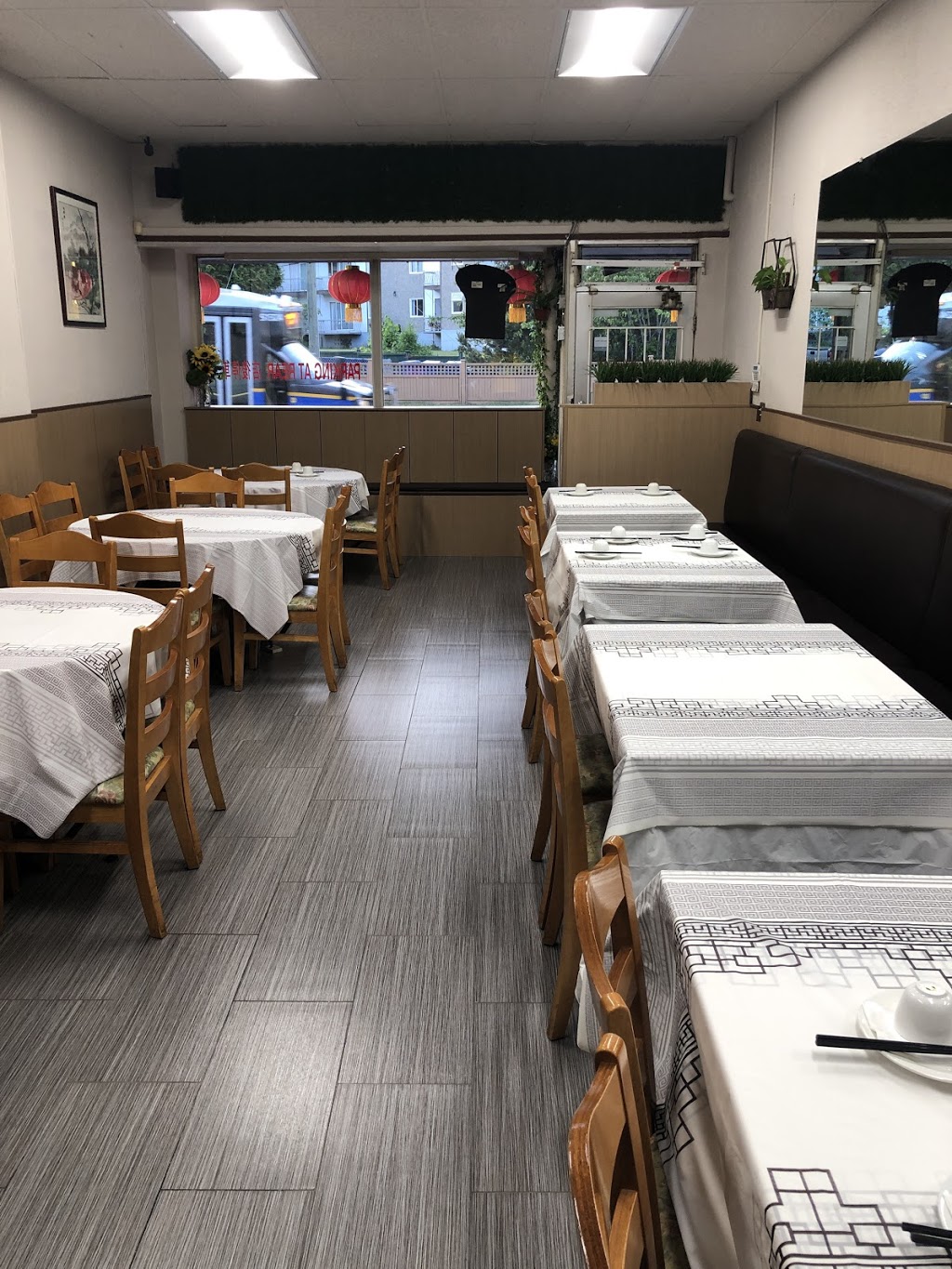 川湘小厨 Hu‘s Kitchen | 4394 Imperial St, Burnaby, BC V5J 1A9, Canada | Phone: (604) 439-3029