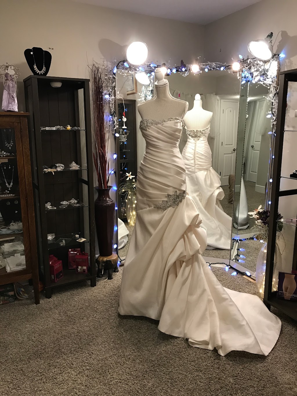New Beginning Bridal Boutique | 726 Cypress Ln, Springbrook, AB T4S 0N9, Canada | Phone: (403) 886-2800