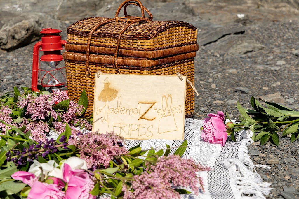 Mademoi Zelles Fripes | 348, rue Principale Unité B, 348 Rue Principale, Saint-Vallier, QC G0R 4J0, Canada | Phone: (418) 563-6159