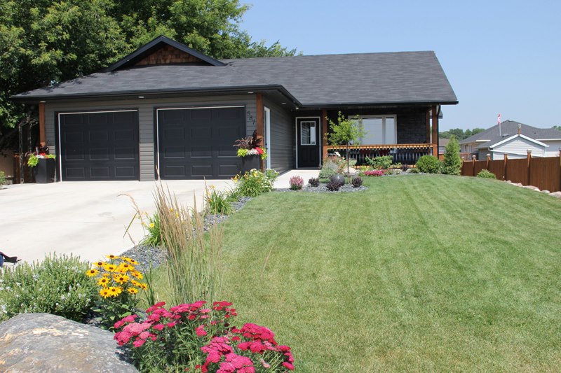 Capital Landscaping | 12 Jefferson St #89, Morden, MB R6M 0A3, Canada | Phone: (204) 823-0514