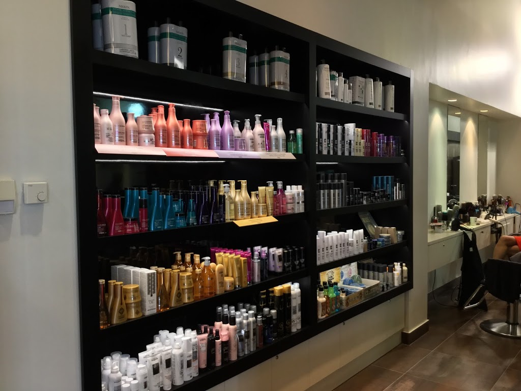 Salon De Neuville | 2151 Boul. Lapinière, Brossard, QC J4W 2T5, Canada | Phone: (450) 672-9998