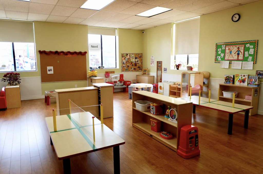 JINGBAO Mandarin Bilingual Childrens Center - Mississauga | 3195 Erindale Station Rd, Mississauga, ON L5C 1Y5, Canada | Phone: (905) 848-5332
