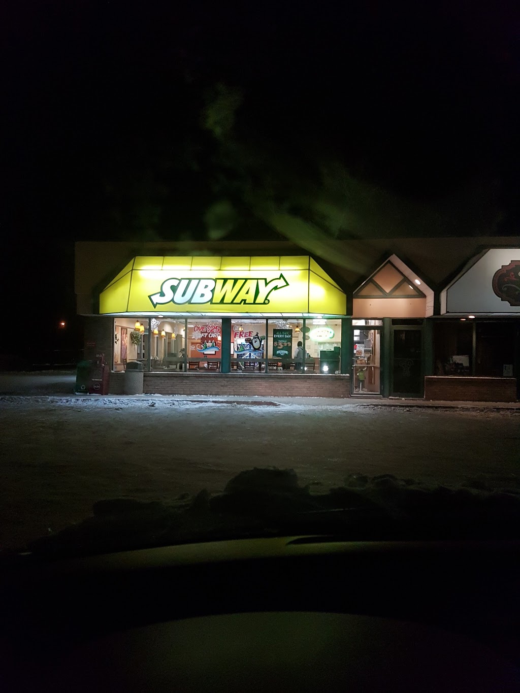 Subway | Riverwest Plaza, 6500 Roblin Blvd, Winnipeg, MB R3R 3P9, Canada | Phone: (204) 832-2416