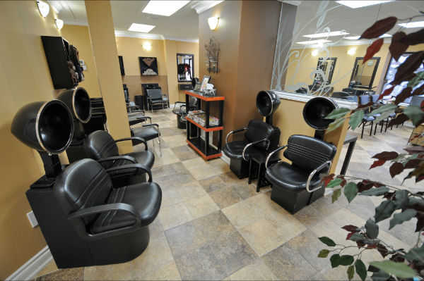Salon Brittash | 462 Cheapside St, London, ON N5Y 3X2, Canada | Phone: (519) 433-8660