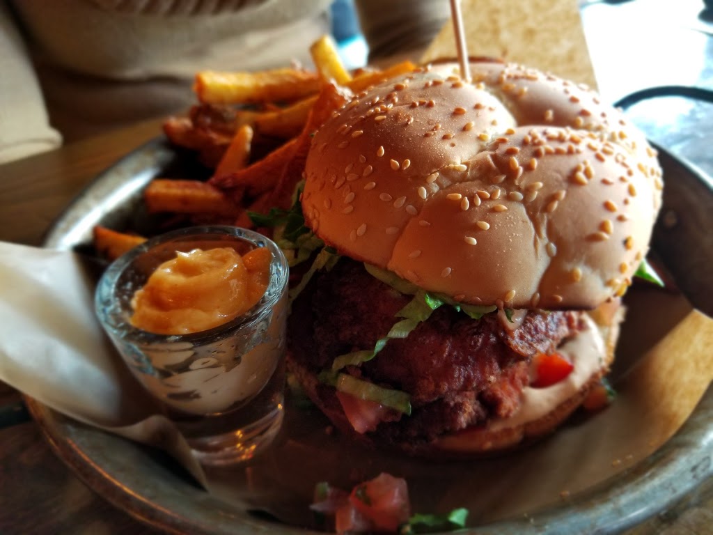 Jack Saloon DIX30 | 9395 Boulevard Leduc, Brossard, QC J4Y 0A5, Canada | Phone: (450) 678-7979
