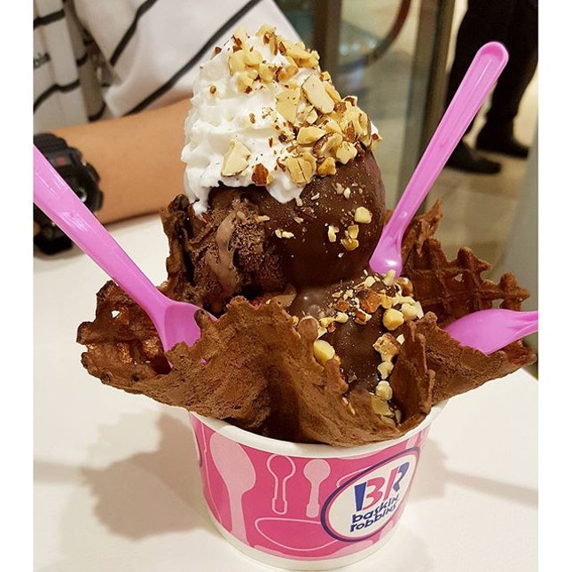 Baskin Robbins & Kernels Popcorn | 1685 Main St W, Hamilton, ON L8S 1G5, Canada | Phone: (905) 528-4300