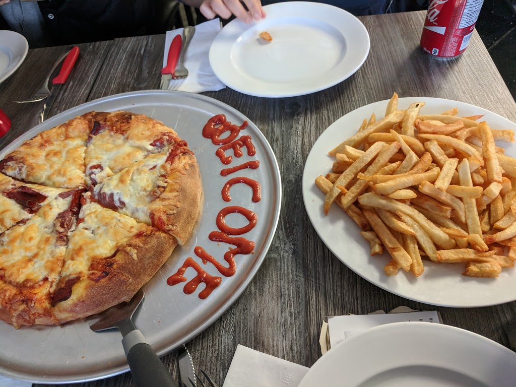 Louis Pizza Express | 1600 Forest Valley Dr, Orléans, ON K1C 6X7, Canada | Phone: (613) 837-5000