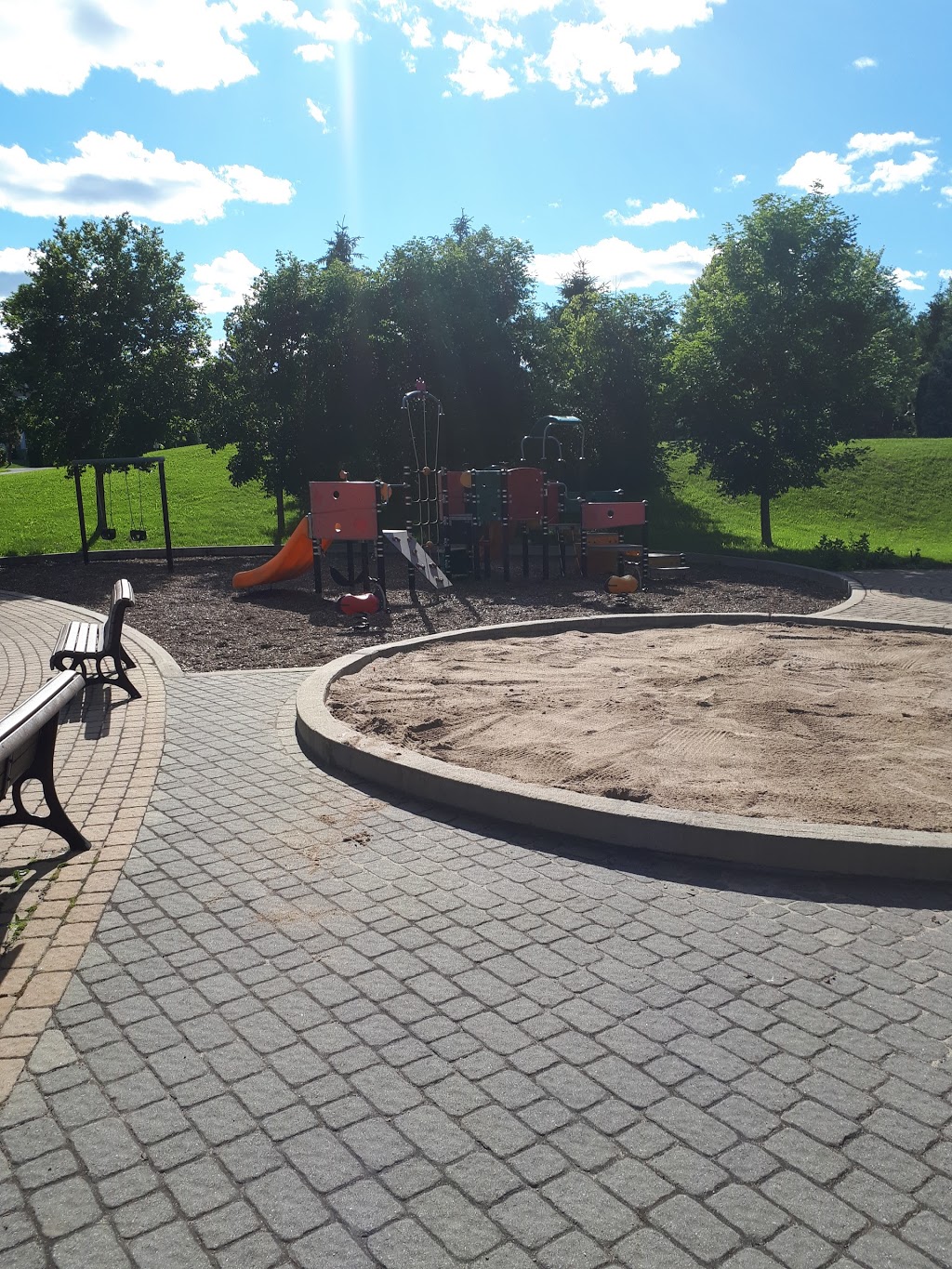 Parc Michaël-Desbiens | 337 Rue des Chutes Wilson, Saint-Jérôme, QC J7Y 5H6, Canada | Phone: (450) 436-1511