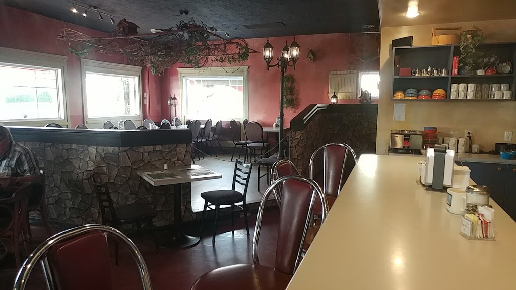 Restaurant Côté Cour | 253 Rue Principale, Lambton, QC G0M 1H0, Canada | Phone: (418) 486-2323