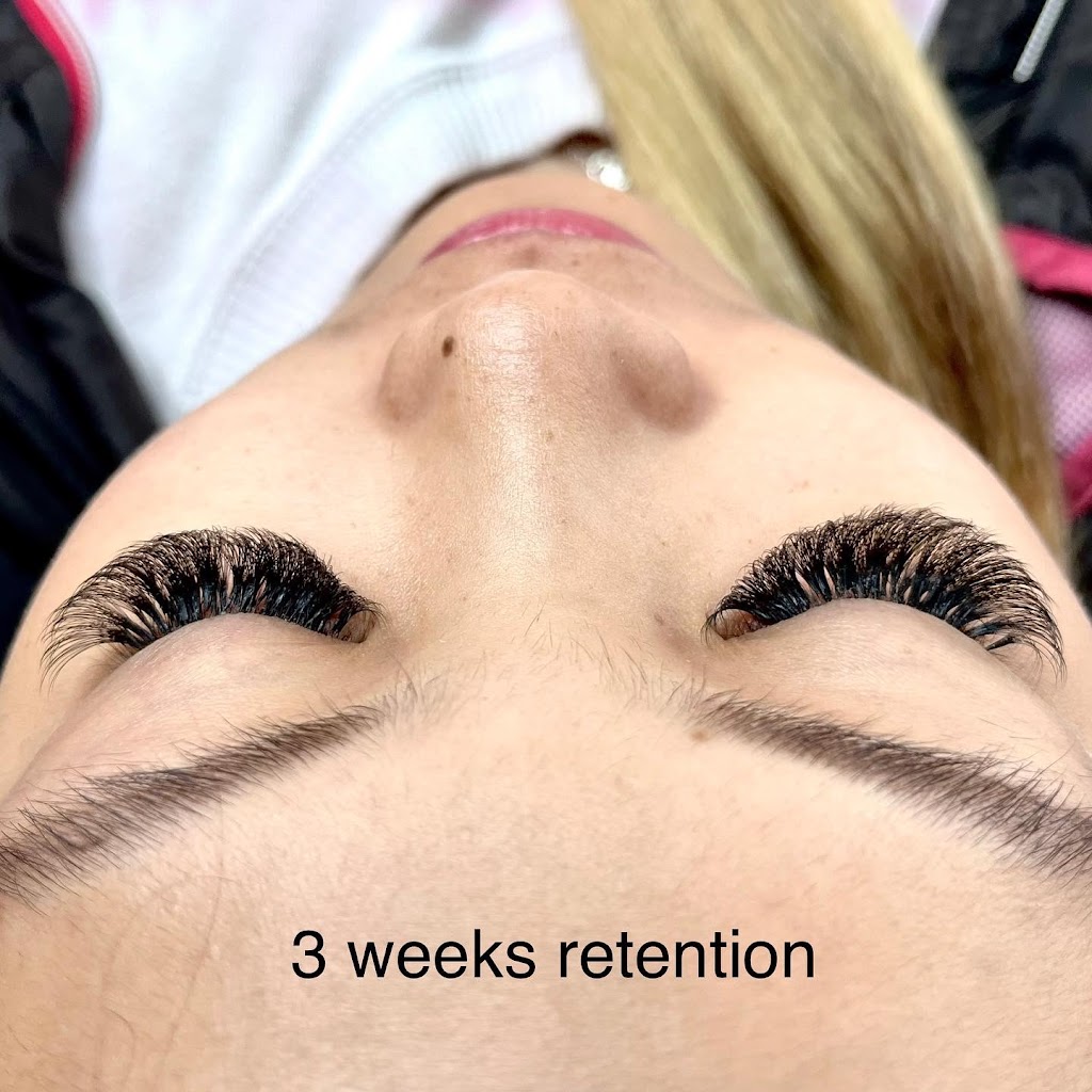 Gold Lash Paradise | 4601 Broadway Ave, Blackfalds, AB T0M 0J0, Canada | Phone: (403) 307-5908