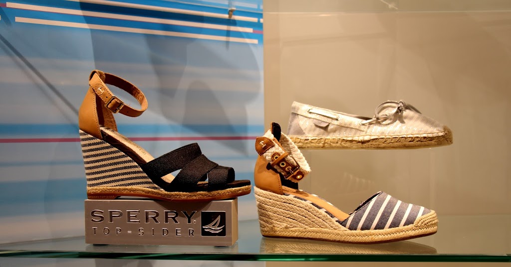 Align Custom Fit Footwear & Footcare | 1960 Dundas St W #12, Mississauga, ON L5K 2R9, Canada | Phone: (905) 823-0111