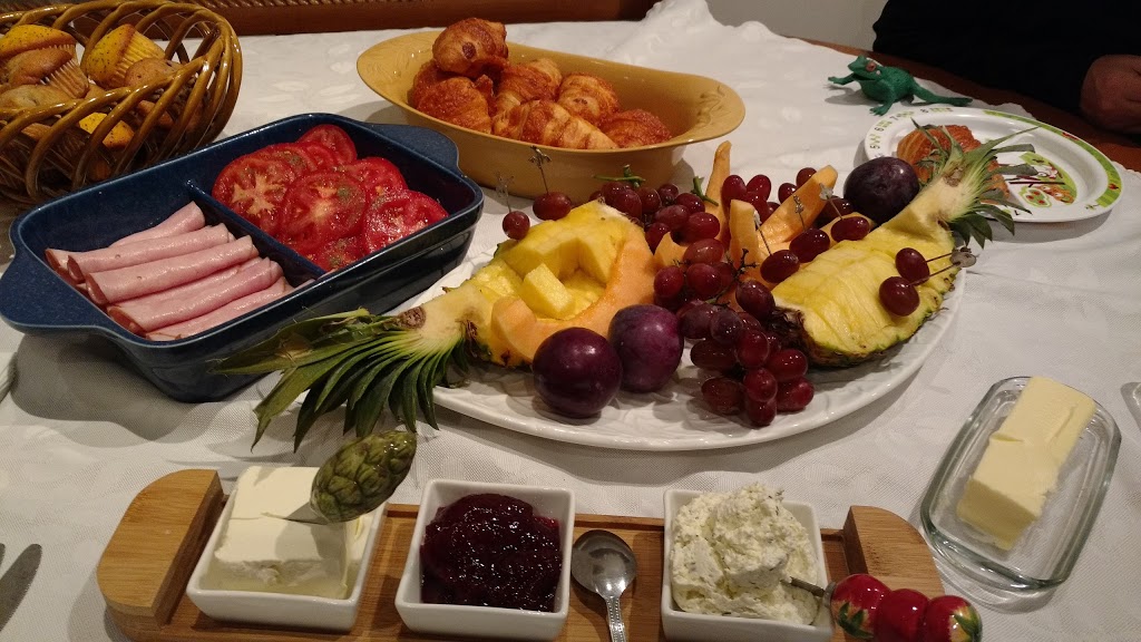 Eugenia Falls Guesthouse | 160 Pellisier St, Flesherton, ON N0C 1E0, Canada | Phone: (519) 924-0234