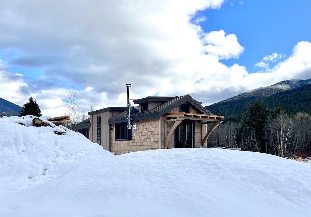 Blackwater Valley Lodge | 2700 Blackwater Lake Rd, DArcy, BC V0N 1L0, Canada | Phone: (604) 329-5859