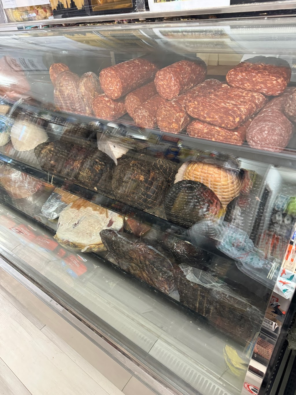 Di Rienzos Grocery | 111 Beech St, Ottawa, ON K1S 4P1, Canada | Phone: (613) 729-4037