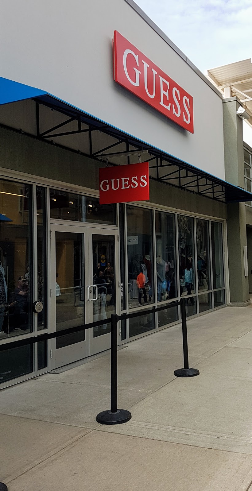 GUESS Factory | 13850 Steeles Ave Ste 100, Halton Hills, ON L7G 0J1, Canada | Phone: (905) 875-3140